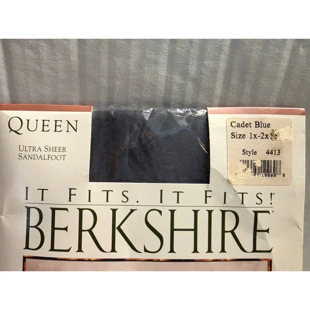 Berkshire Queensize Ultra Sheer Sandalfoot pantyhose Cadet Blue 1x-2x